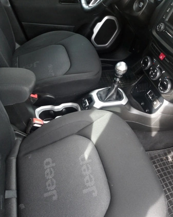 Jeep Renegade cena 55300 przebieg: 99990, rok produkcji 2014 z Łask małe 137